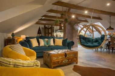 Old Town Boho-Chic Attic with Hanging Chair