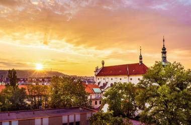 HOME ALONE 5BR+3BATH Penthouse in center of Prague