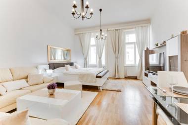 Diamond Riverside Apartment in the Heart of Prague