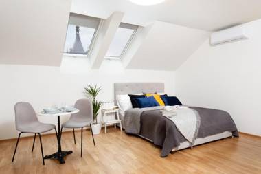 Cosy New Town Attic Studio