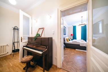 Luxurious Kafka family apt in Old Town