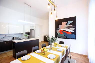 5BR 2BATH family APT 5mins to Wenceslas square