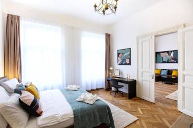 5BR 2BATH family APT 5mins to Wenceslas square