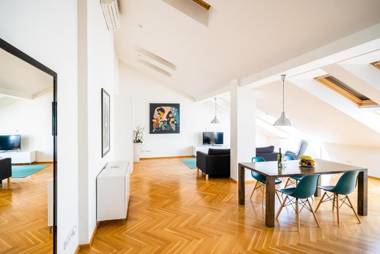 Luxurious Woodrow Wilson apt in Prague centre