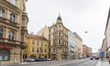 OLD TOWN ROYAL APARTMENT WITH GIANT TERRACE