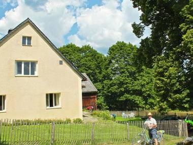 6-pers. holiday house on large estate of 1600 hectares