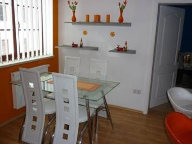 Nueva Fiesta Apartment