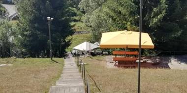 Olivin Kytlice Hiker Huts