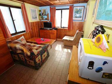 Lovely Apartment in Svinarov Czech Republic near Forest