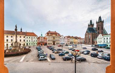 Unique Central SQUARE business apt.