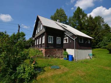 Detached holiday home with garden pool and large fenced garden