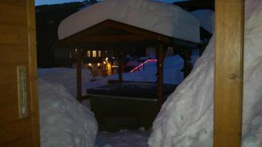 Happy House Apartments