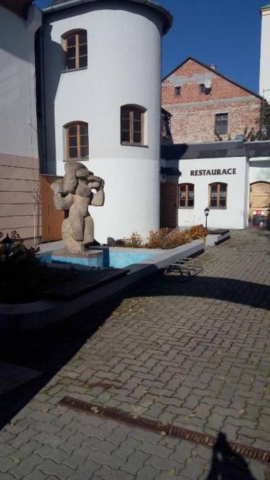 Penzion s restaurací "U MLYNA COM"