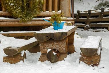 Srub Midla a chata Bondovka