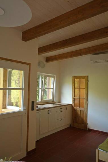 Malběnka - chata na skále pod hradem Kokořín