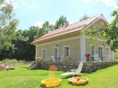 Comfortable Holiday Home in Milire with Forest Nearby