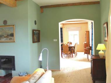 Comfortable Holiday Home in Milire with Forest Nearby