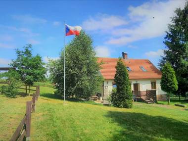 Peaceful Holiday Home in Bozanov with Private Terrace & Garden