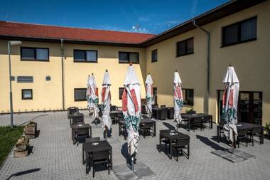 Hotel Na Farmě Choťovice