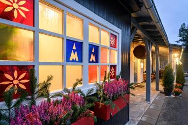 MAXMILLIAN Pension & Restaurant