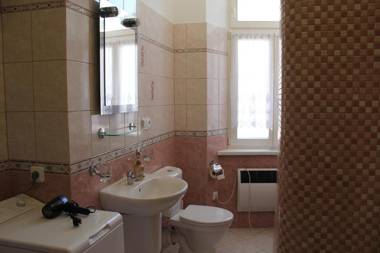 Karlovy Vary Zamecky Vrch