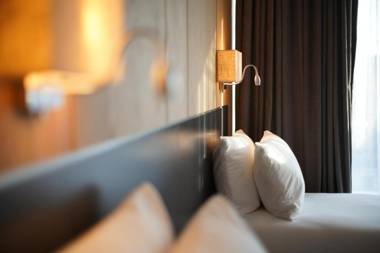 AZZA Hotel & Restaurant