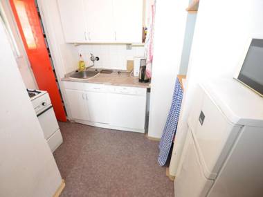 Detached cottage with fireplace only 80 meters from the river Ohre