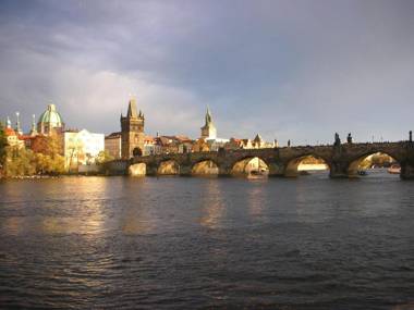 IdyllicPrague Cherry Tree Cottage