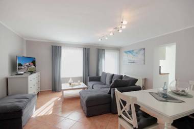 Gutshaus Silvitz by Rujana