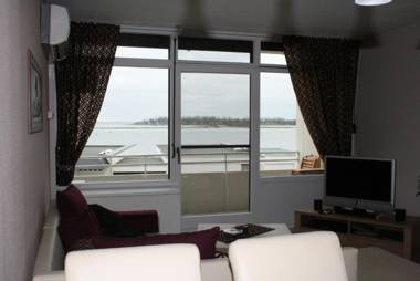 Südstrand-Apartment 2 "Ostseeblick"