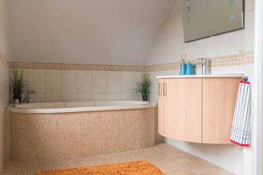 SCHIMMIS FLEESENSEE_HUS