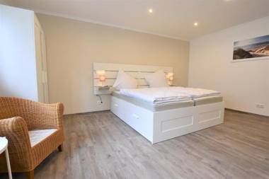 9004 "Bungalow Achtern Huus"