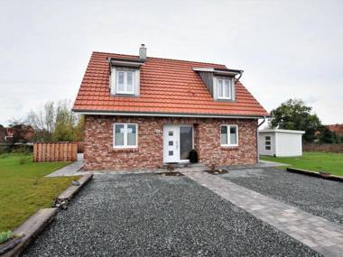 Cozy Holiday Home in Groß Schwansee with Sauna