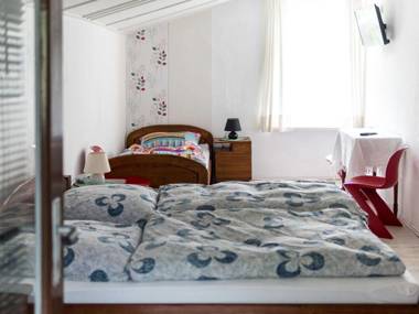 Lake-View Apartment in Klein Pravtshagen near Seabeach with Garden