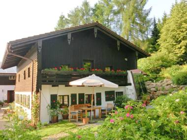 Cosy holiday home with garden and terrace amidst the Bavarian Forest