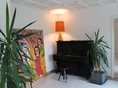 Gorgeous Apartment with Terrace Garden Garden Furniture