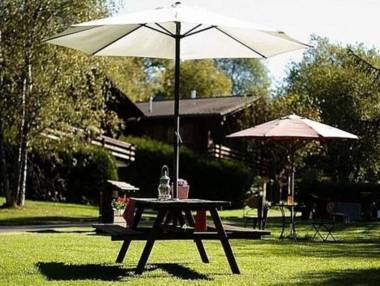 Tidy furnished apartment located in a wooded area