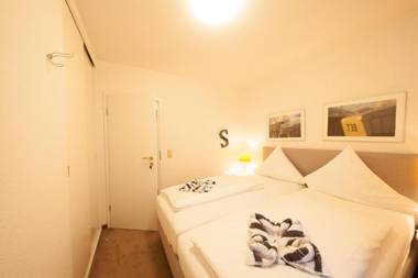 Kaept_n Gordon_ App_ 13