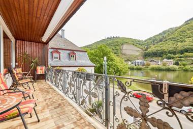Ferienwohnung "Edeltrud Deluxe Moselblick"