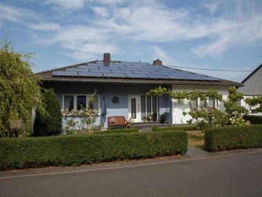 Cozy Apartment in Niederehe Eifel near Forest