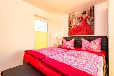 Villa Mia 2 Raum Wohnung Nr. 6 mit Balkon 1. OG.