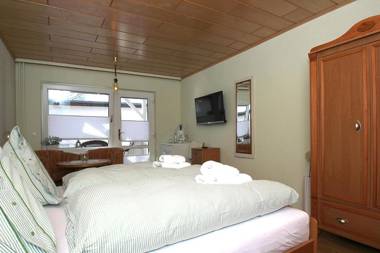 F-1016 Haus Maiglöckchen Doppelzimmer 01 mit Frühstück