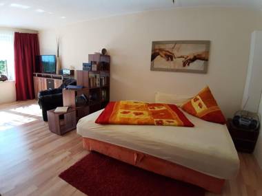 Sunlit Apartment with Garden in Satow