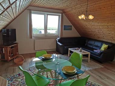 Spacious Flat in Wilhelmshof near Lake