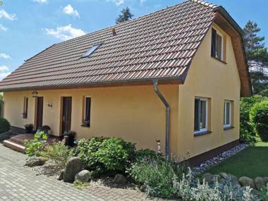 Spacious Flat in Wilhelmshof near Lake