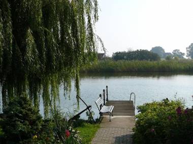 Spacious Flat in Wilhelmshof near Lake