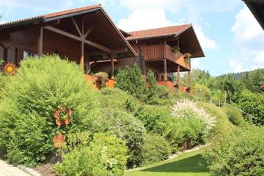 Ferienwohnungen Holzferienhäuser Leithenwald