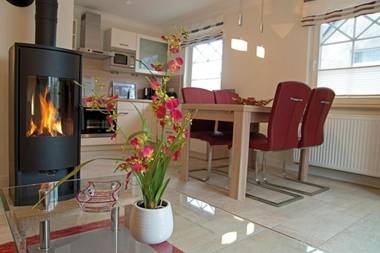 Les Belles Haus Bastien FW Excellent Whg 10