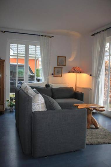 Alte Reihe 9 Wohnung 1