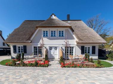 Traumhaus unter Reet Zingst Deluxe